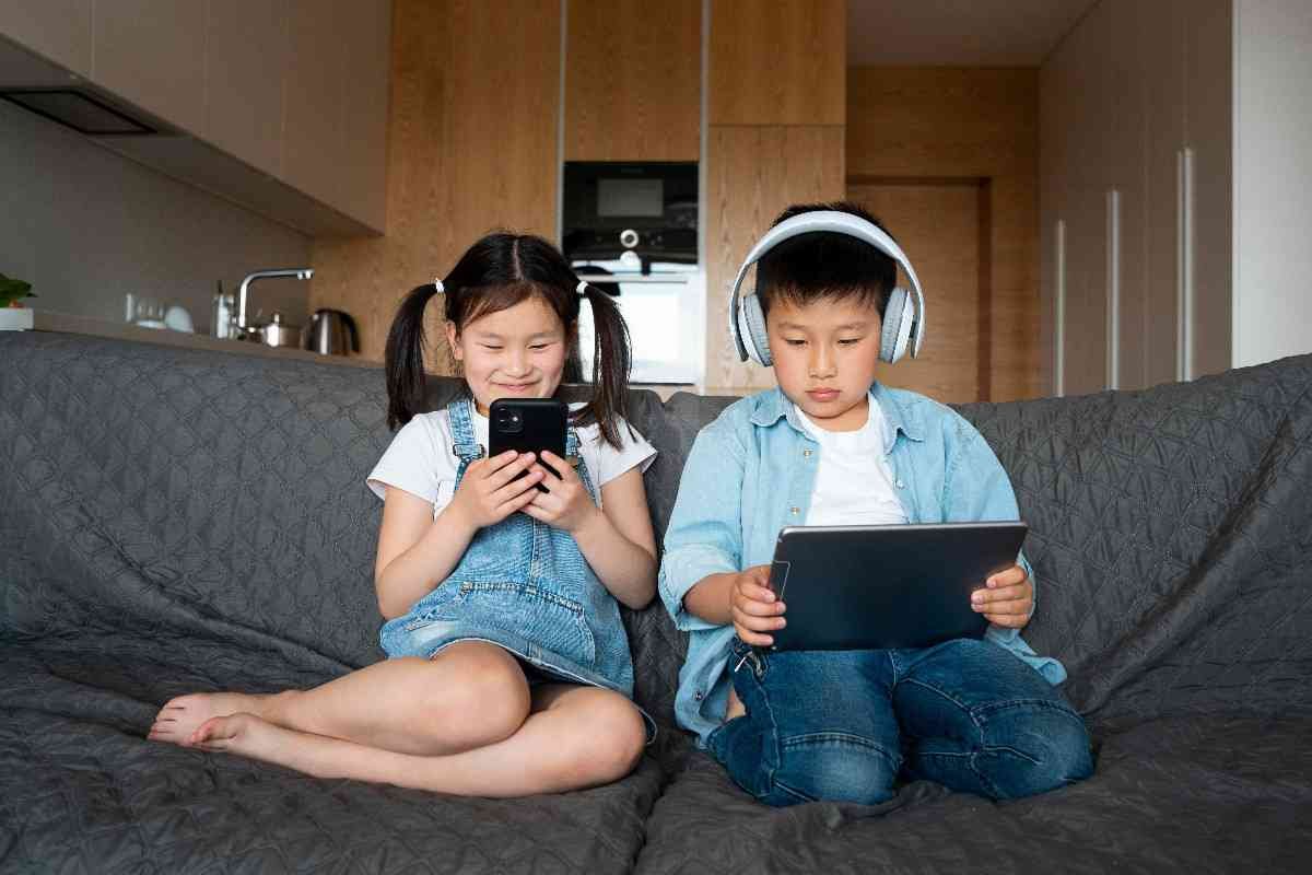 Cara Mengurangi Screen Time Anak di Era Digital